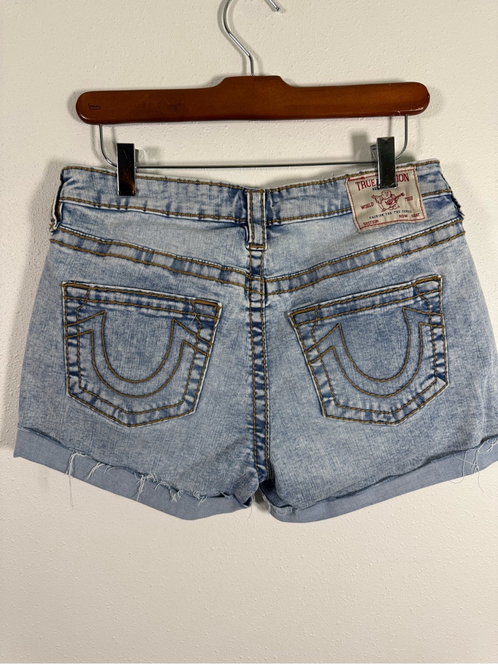 True Religion Jayde Mid Rise Denim Shorts Size 30 Light Wash Cuffed Distressed